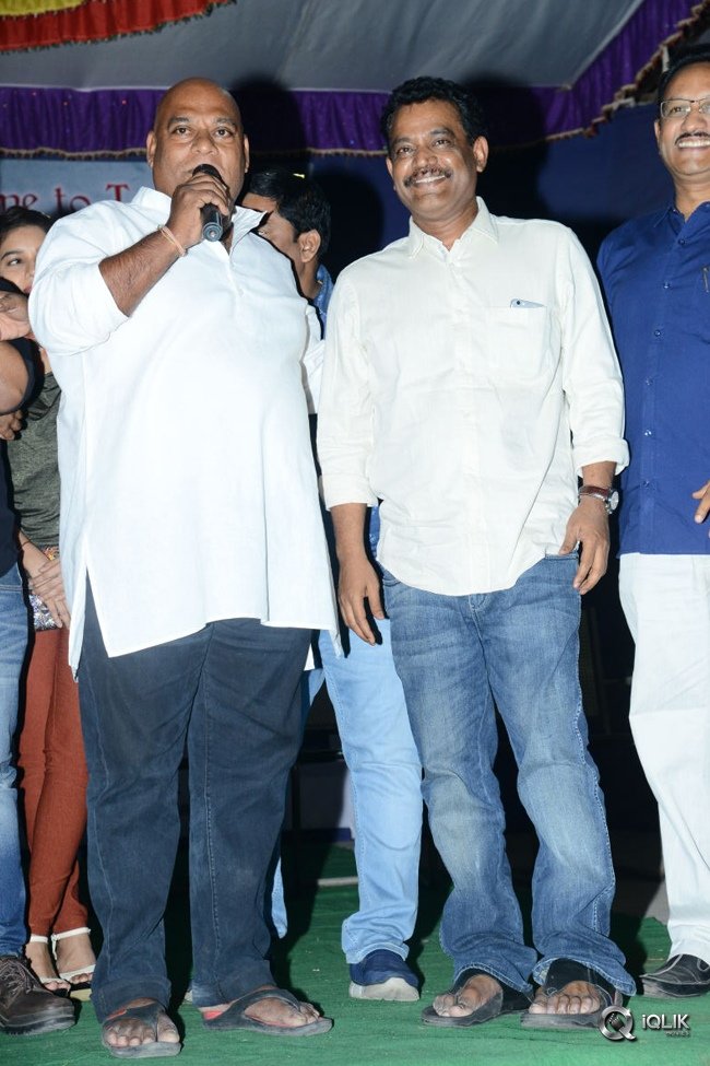 London-Babulu-Movie-Team-at-KBN-College-Vijayawada